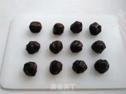 Make Chocolate cranberry moon cake step 7
