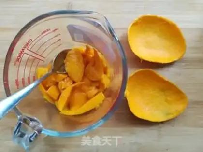 Make Yogurt mango ice cream step 2