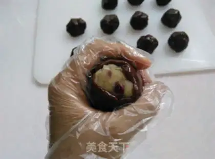 Make Chocolate cranberry moon cake step 9