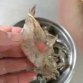 Make Shrimp smelt soup step 1