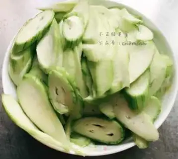 Make A melon soup step 1