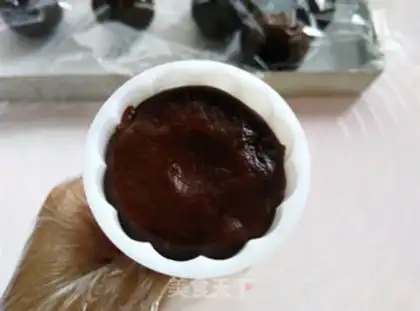 Make Chocolate cranberry moon cake step 11