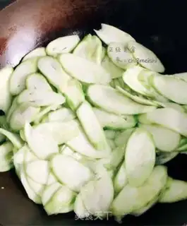 Make A melon soup step 3