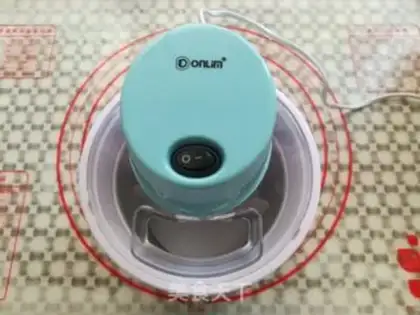 Make Yogurt mango ice cream step 14