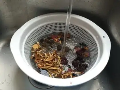 Make Ice and sour soup step 1