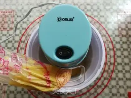 Make Yogurt mango ice cream step 15