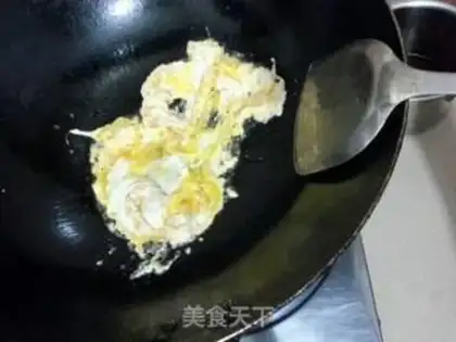 Make Curry, curry, egg and rice step 1