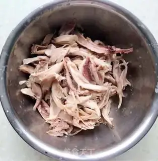 Make The cold hand tore the chicken leg step 5