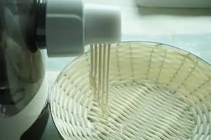 Make Shrimp noodles step 1