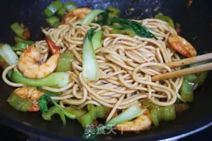 Make Shrimp noodles step 8