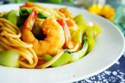 Make Shrimp noodles step 9