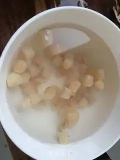 Make Dry bean mushroom congee step 1