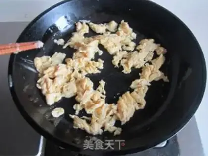 Make Eggs and rice step 3