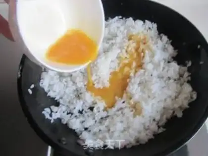 Make Eggs and rice step 5