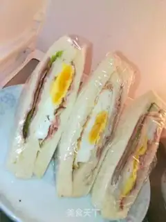 Make Egg bacon sandwich step 2