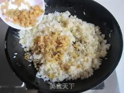 Make Eggs and rice step 6