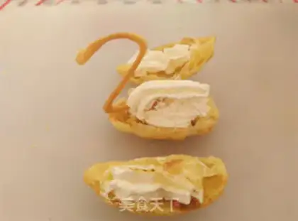 Make Swan puff step 15