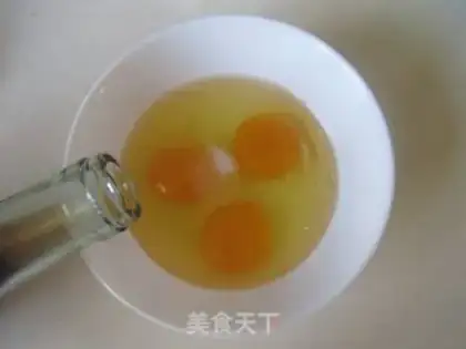 Make Scrambled eggs step 2