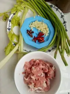 Make Garlic fried meat step 0