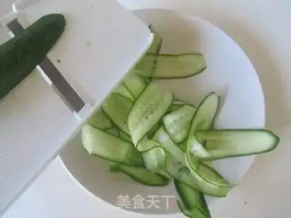Make Garlic cucumber step 1
