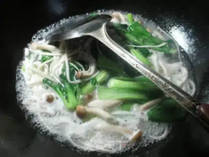 Make Crab mushroom soup noodles step 2