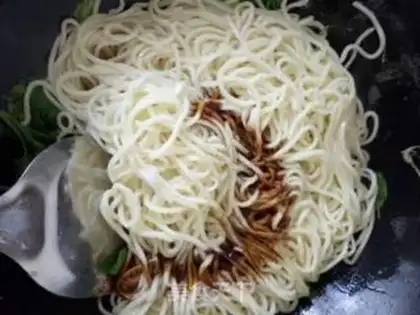 Make Egg and green noodles step 5