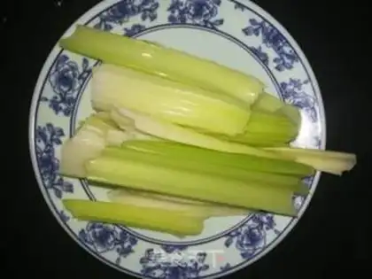 Make Celery with wood step 1