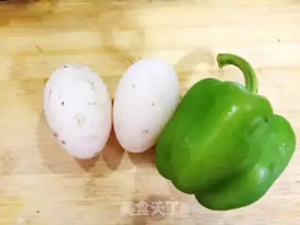 Make Pyramid fried eggs step 0