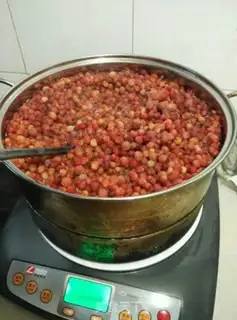 Make Wild strawberry cans step 3