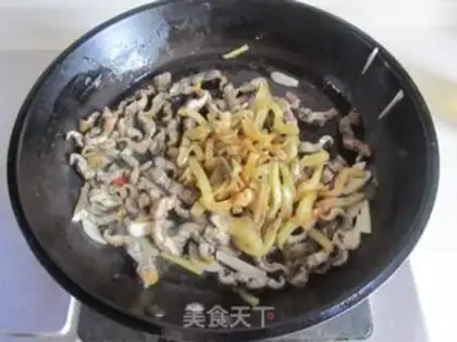 Make The green peppers, the fried silk step 5
