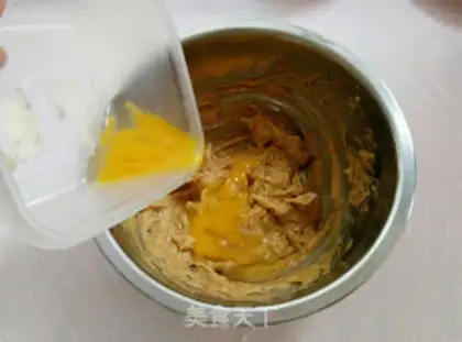 Make A marshmallow canyon with a cracker step 3