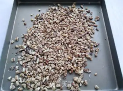 Make walnut date mooncake step 3
