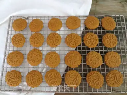 Make A marshmallow canyon with a cracker step 9