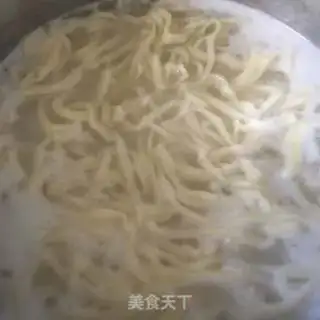 Make Tomato egg noodles step 4