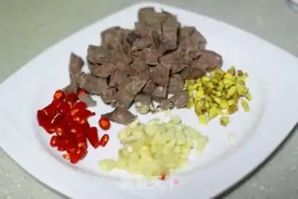 Make Beef fried beans step 2