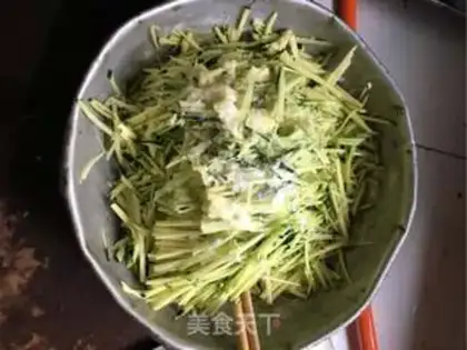 Make Pumpkin noodles step 1
