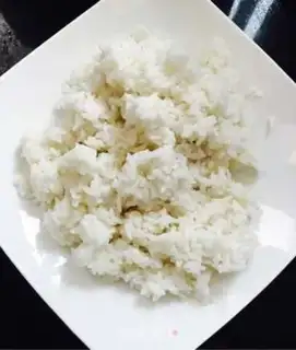 Make Tomato egg fried rice step 0