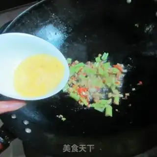 Make Celery greasy eggs step 5