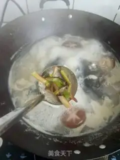 Make White fish head soup step 11