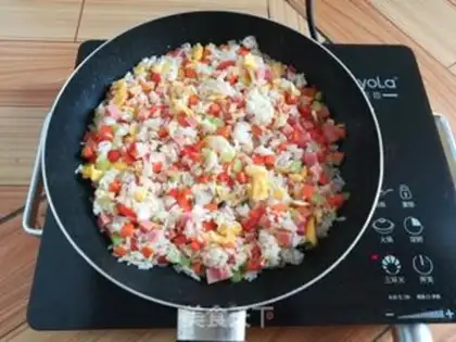 Make Pineapple egg fried rice step 13