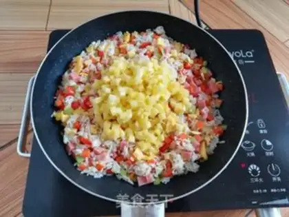 Make Pineapple egg fried rice step 14