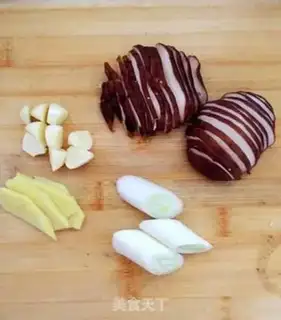 Make Pig hoof potatoes step 0
