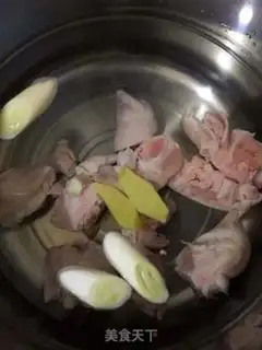 Make Pig hoof potatoes step 1
