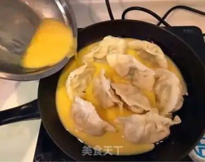 Make Fried eggs and dumplings step 2