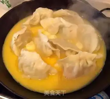 Make Fried eggs and dumplings step 3