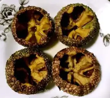 Make Sea urchins to the balls step 2