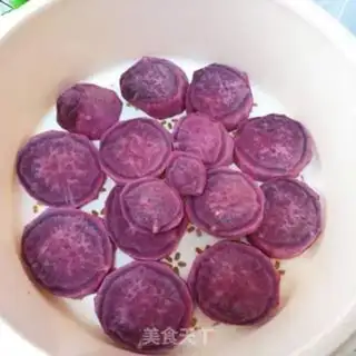 Make Purple banana rolls step 2