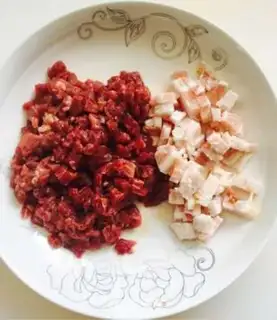 Make Potato beef pasta step 1