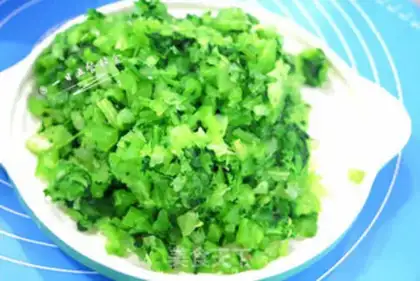 Make Celery pork buns step 1