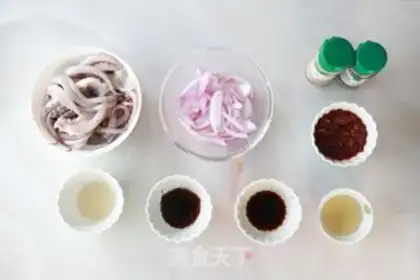 Make Soy sauce and squid step 0